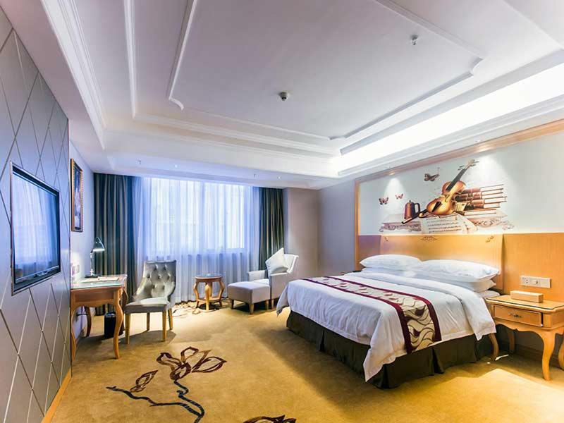 Vienna International Hotel Haikou West Bus Station Экстерьер фото