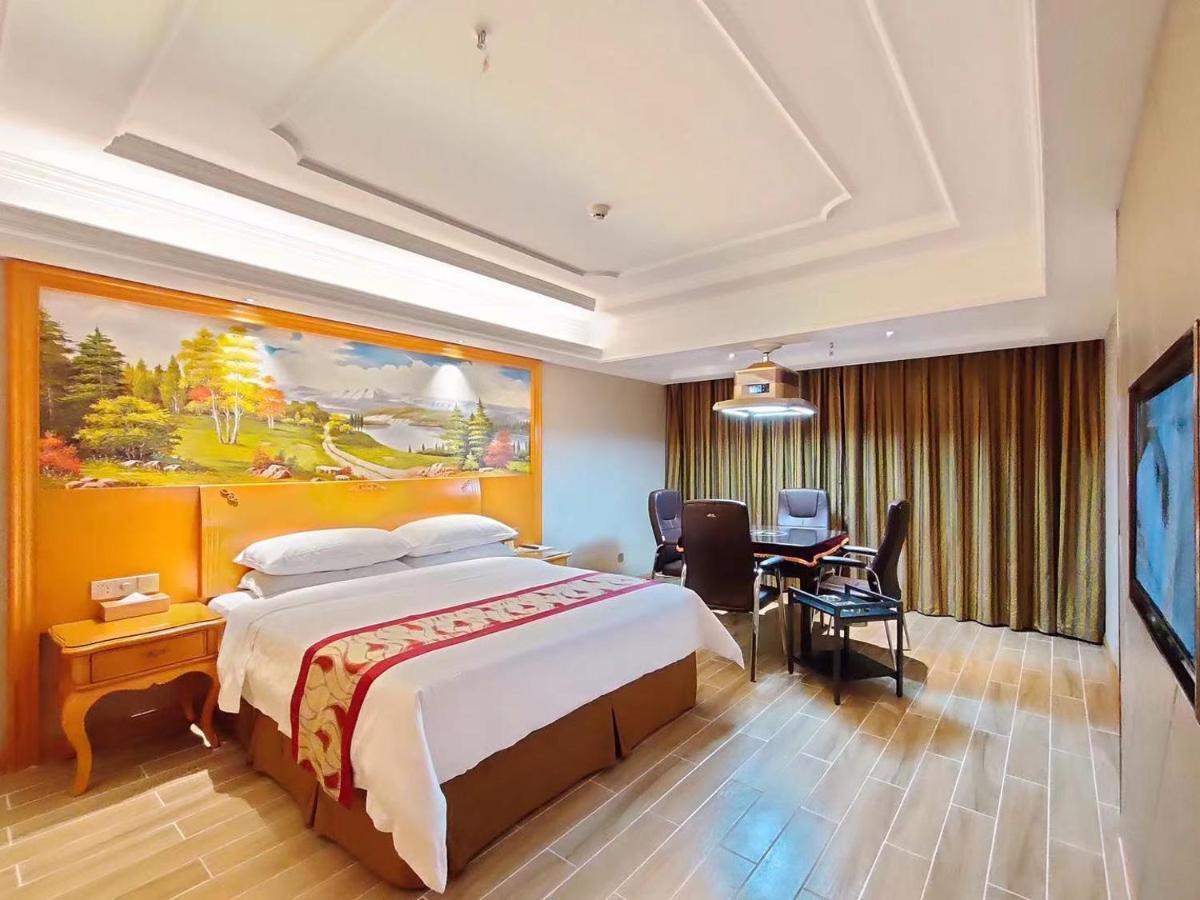 Vienna International Hotel Haikou West Bus Station Экстерьер фото