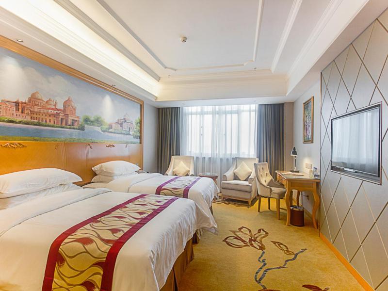 Vienna International Hotel Haikou West Bus Station Экстерьер фото